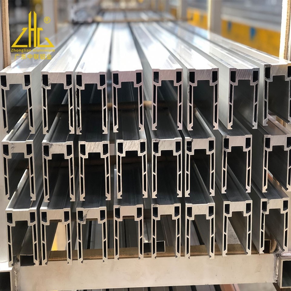 aluminum U channel modern glass balcony design (16)