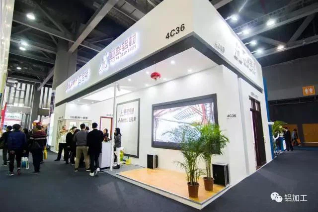 Aluminium Zhonglian: Menggalakkan Industri Profil Profil Aluminium Dan Membua...